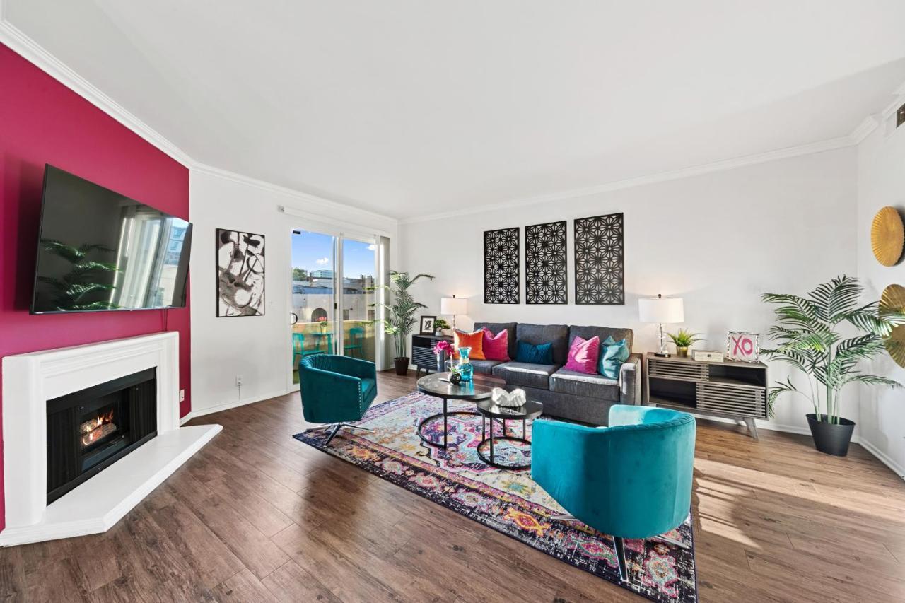 Beverly Hills Chic 2 Bed 2bath With Patio And Parking 309 * Los Ángeles