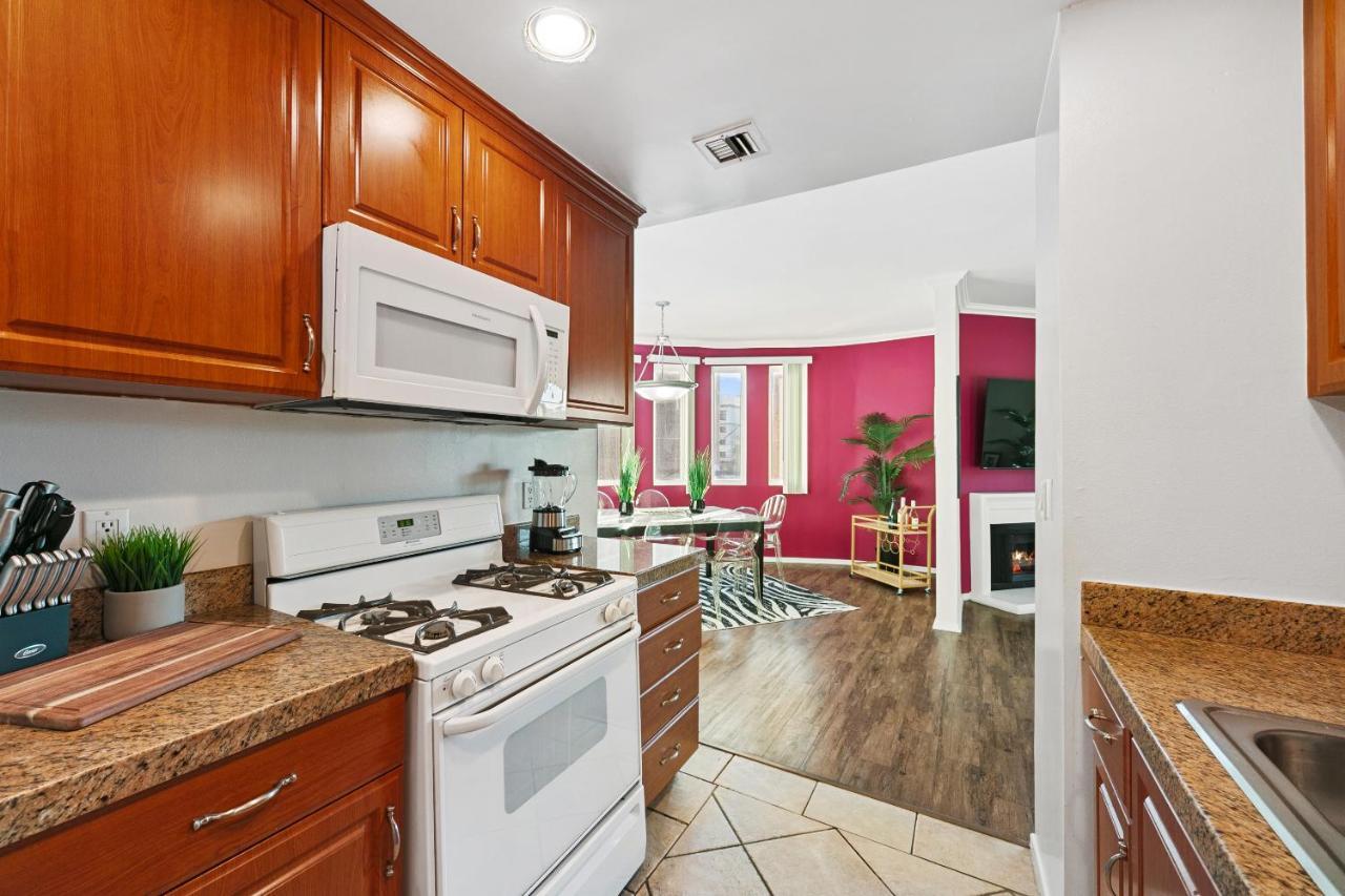 Apartahotel Beverly Hills Chic 2 Bed 2bath With Patio And Parking 309 *