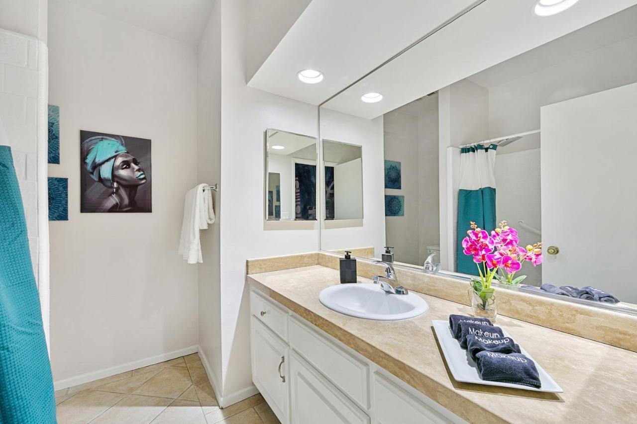 Beverly Hills Chic 2 Bed 2bath With Patio And Parking 309 Apartahotel Los Ángeles