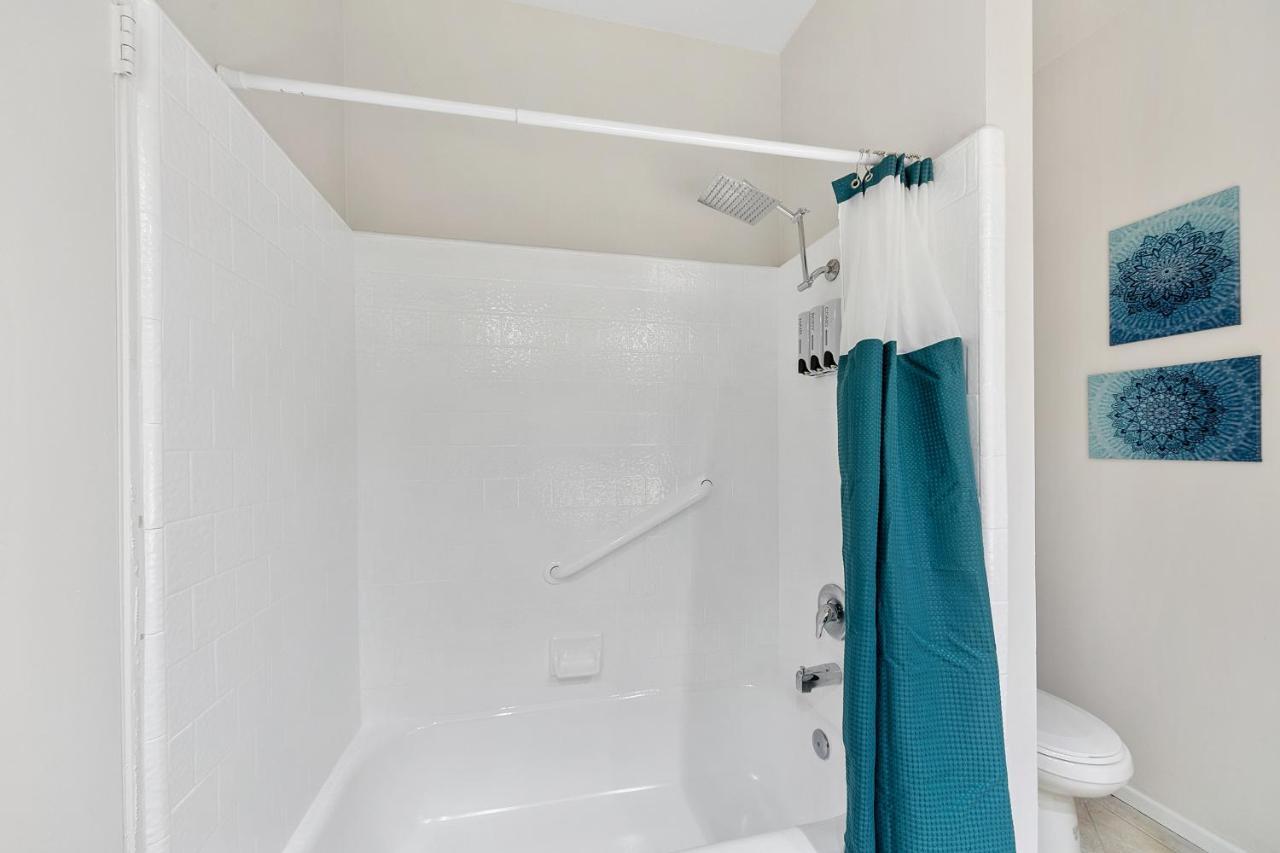 Apartahotel Beverly Hills Chic 2 Bed 2bath With Patio And Parking 309 Los Ángeles